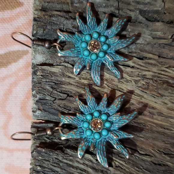 Turquoise Flower Earrings Sun Earrings Tarnish Boho Nature - Picture 1 of 9